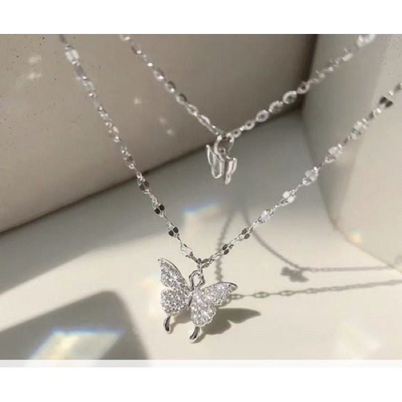 NWOT  stunning butterfly Silver chain - Picture 1 of 1